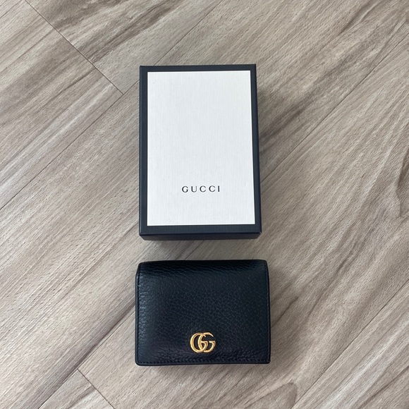 Gucci Handbags - Gucci wallet
